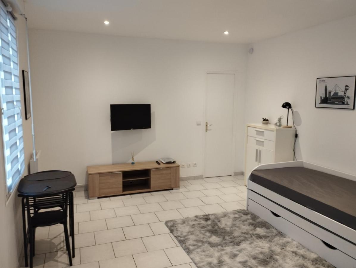 Studio Charmant Canape Lit Netflix Prime Video Wifi Dazn El Havre Exterior foto